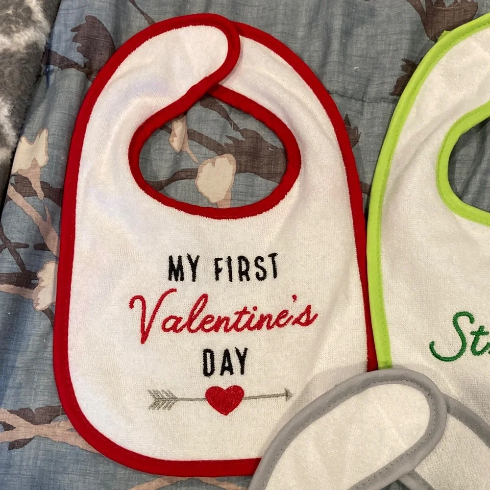 NWOT baby first holiday bibs (5)